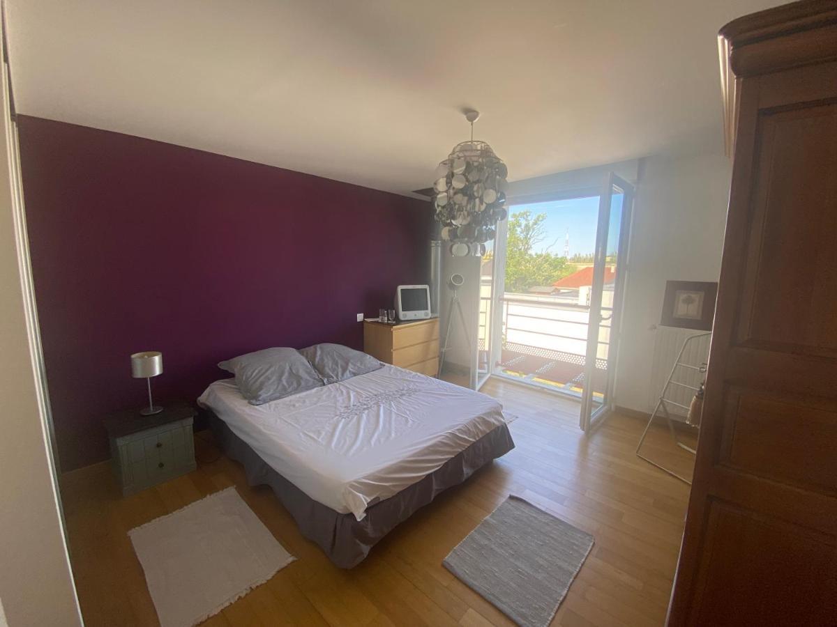 Chambre Avec Salle De Bain Privee Dans Maison Bourges Exterior photo