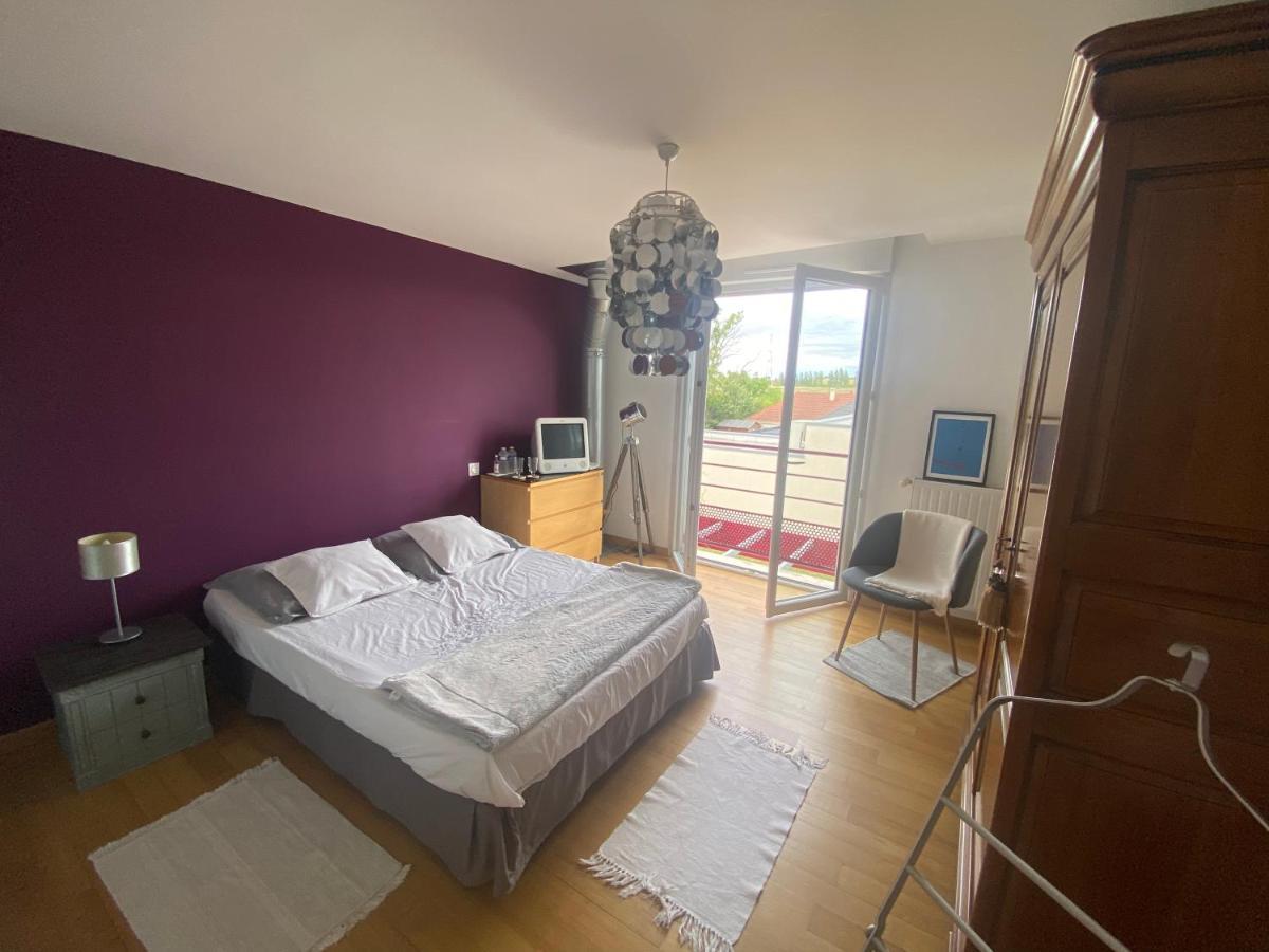 Chambre Avec Salle De Bain Privee Dans Maison Bourges Exterior photo